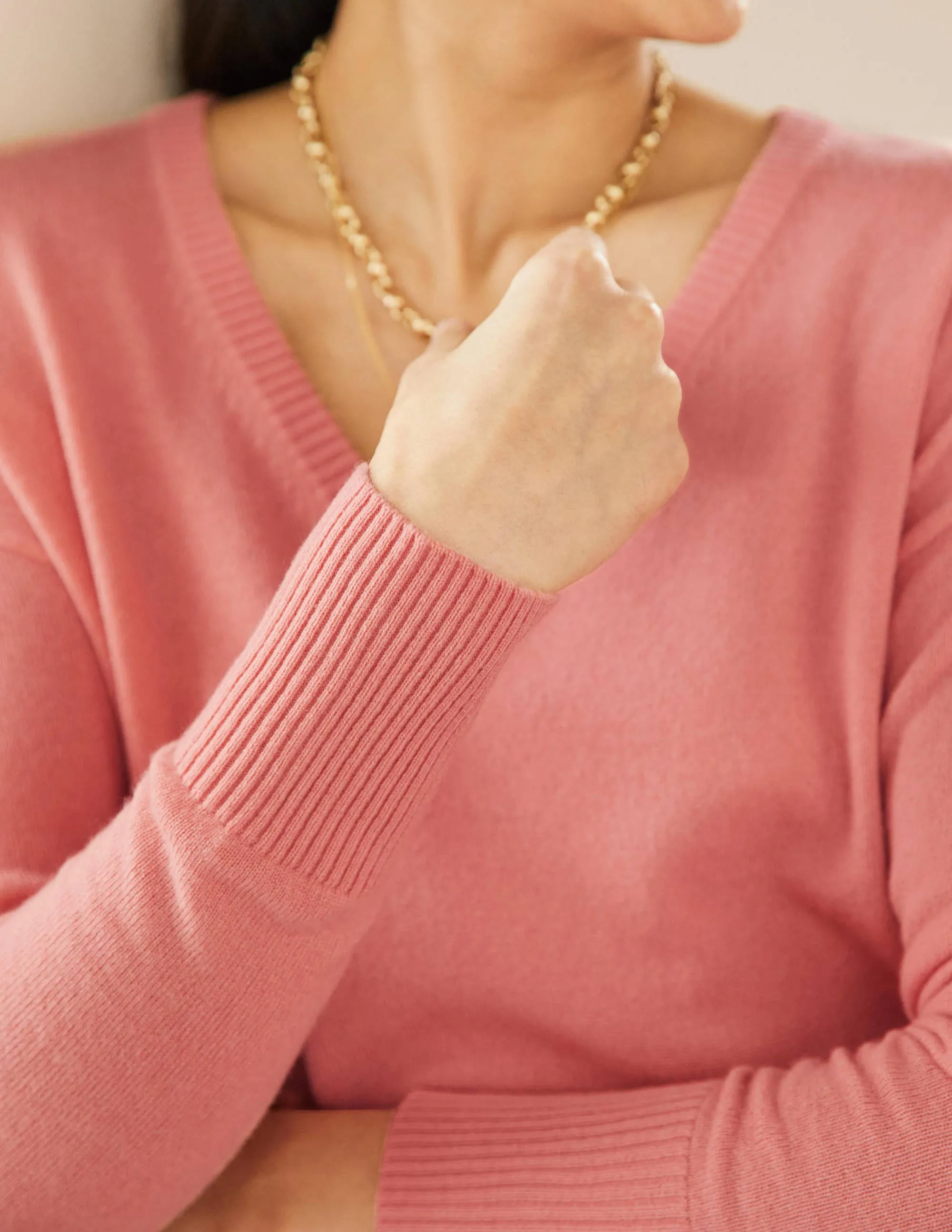 Cashmere V-neck Relaxed Jumper-Chalky Coral