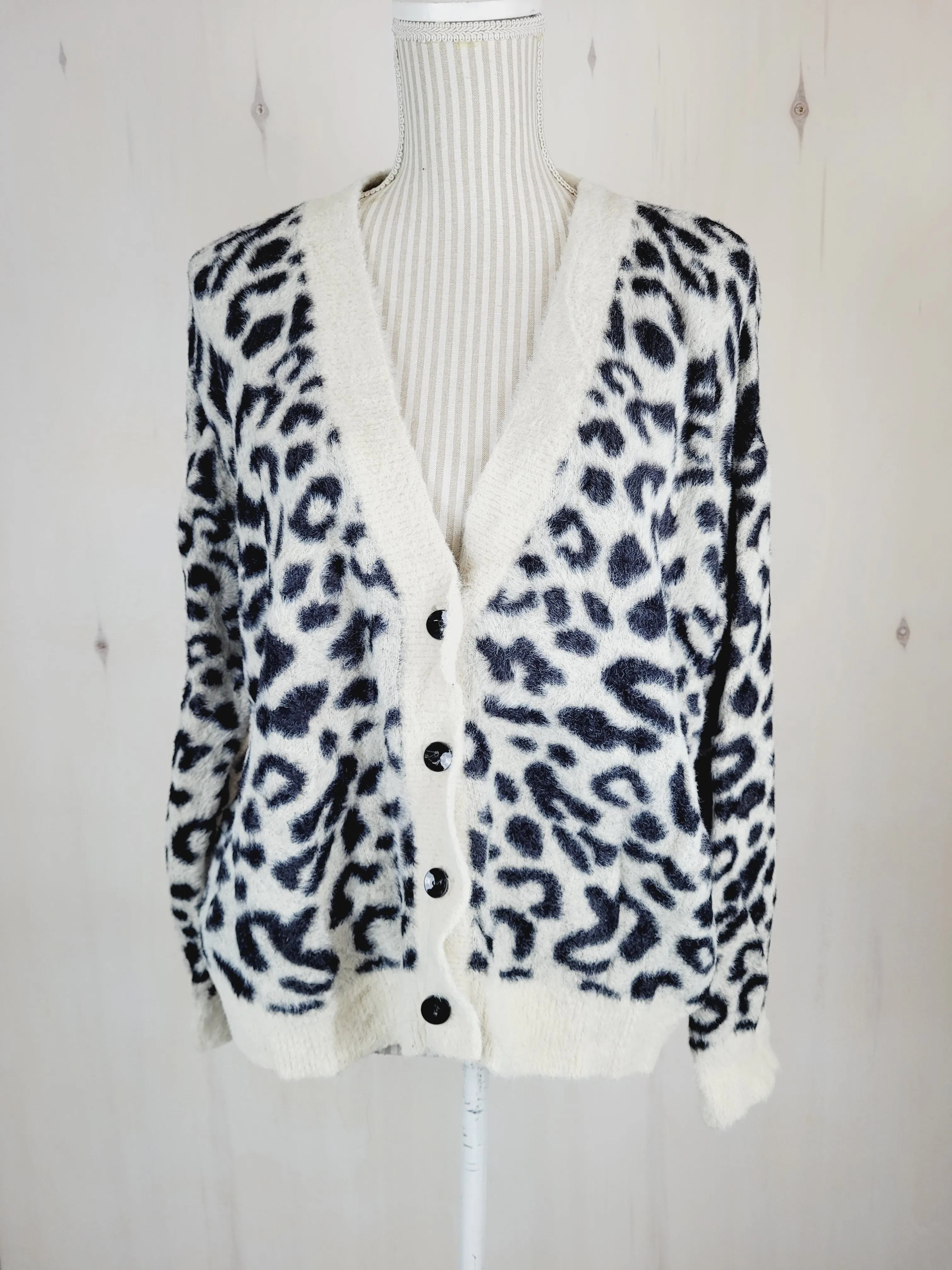 DAZY ANIMAL PRINT SOFT SWEATER LADIES MEDIUM PRE-LOVED